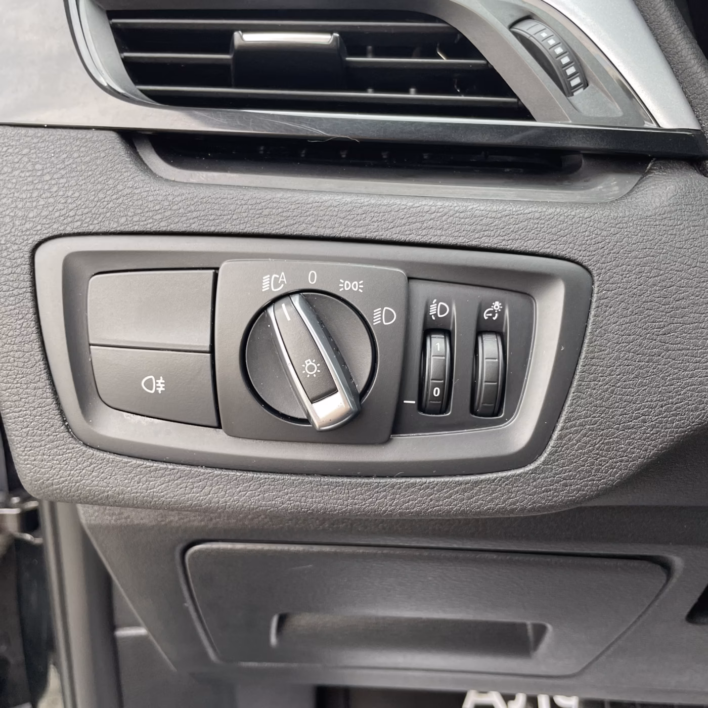 BMW X1 фото 12