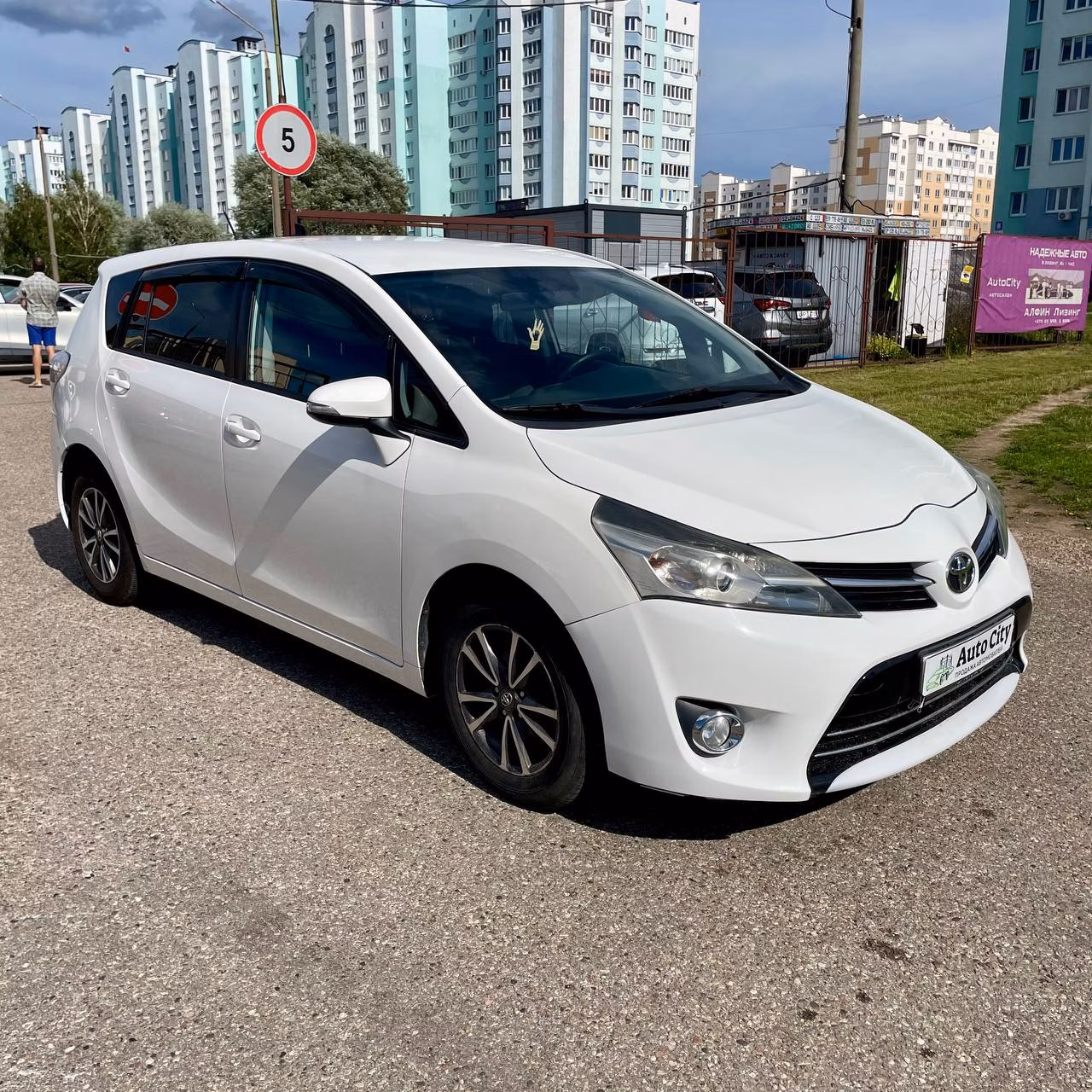 Toyota Verso фото 3