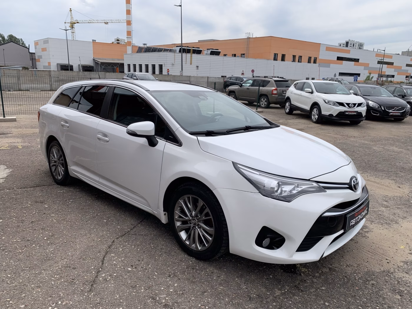 Toyota Avensis фото 6