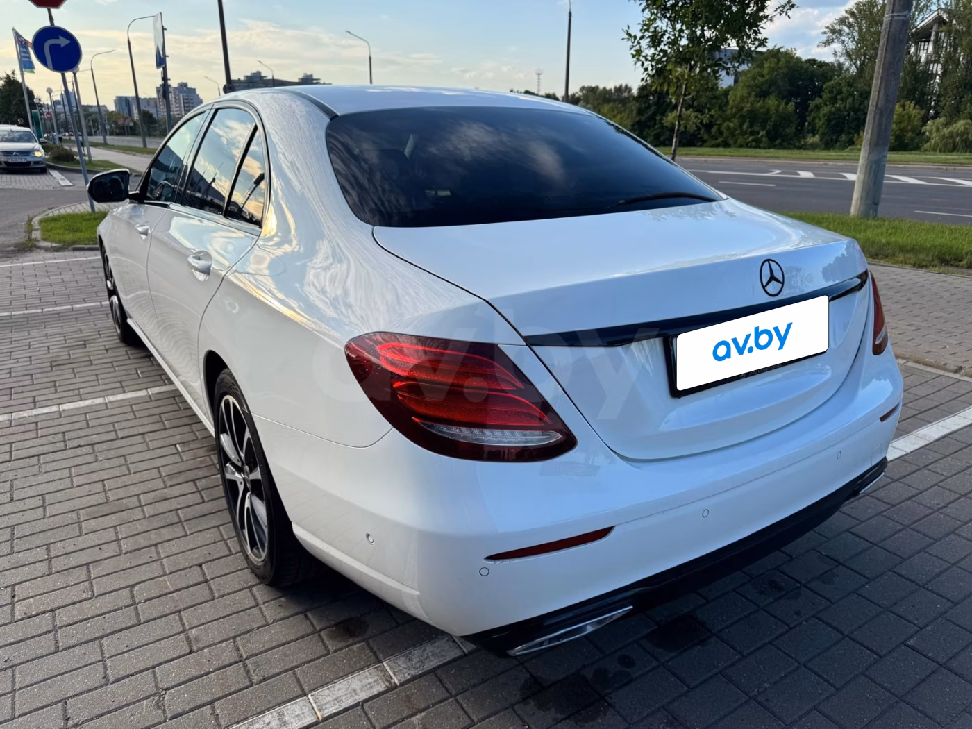 Mercedes-Benz E-Класс фото 15
