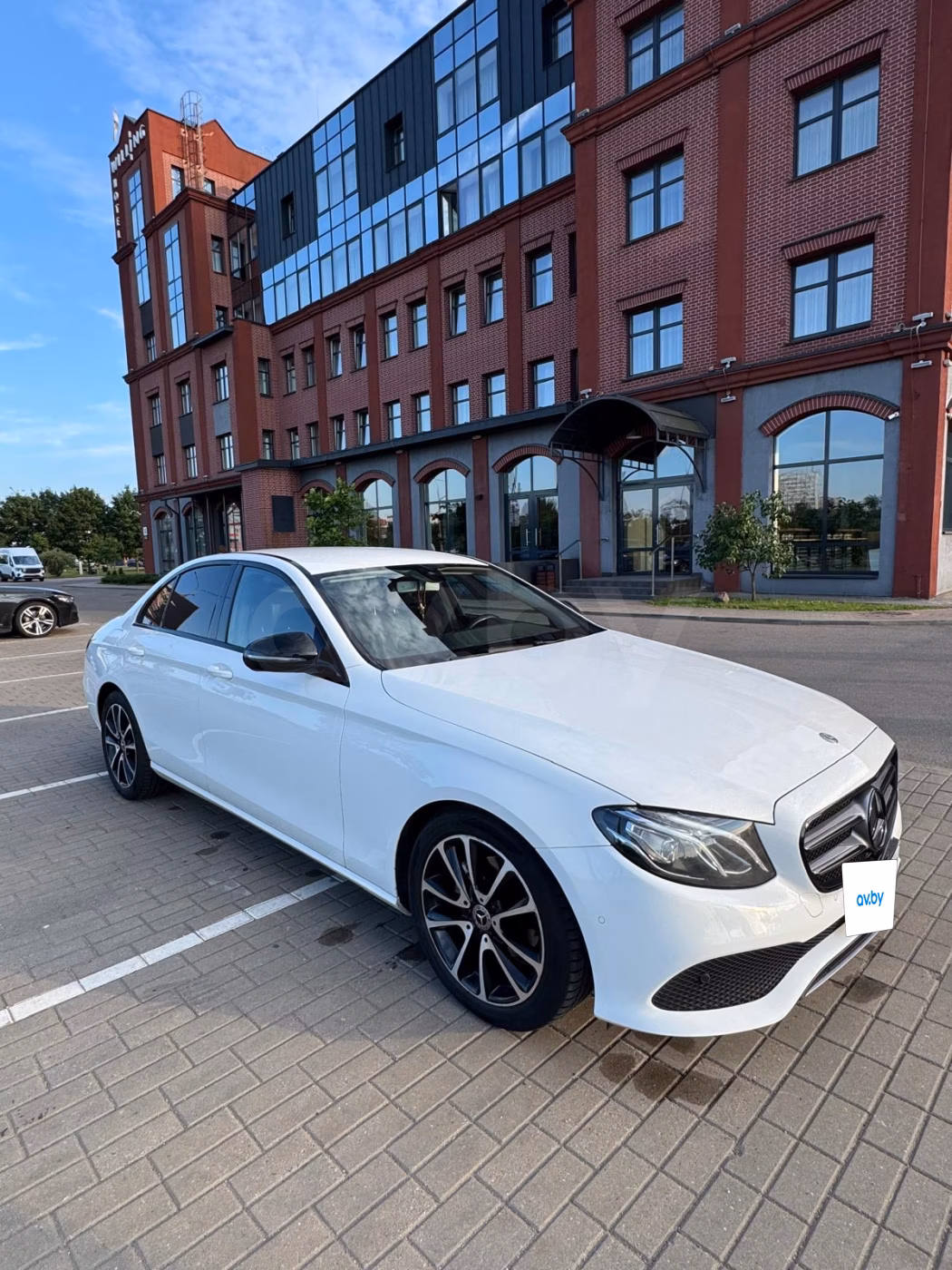 Mercedes-Benz E-Класс фото 16