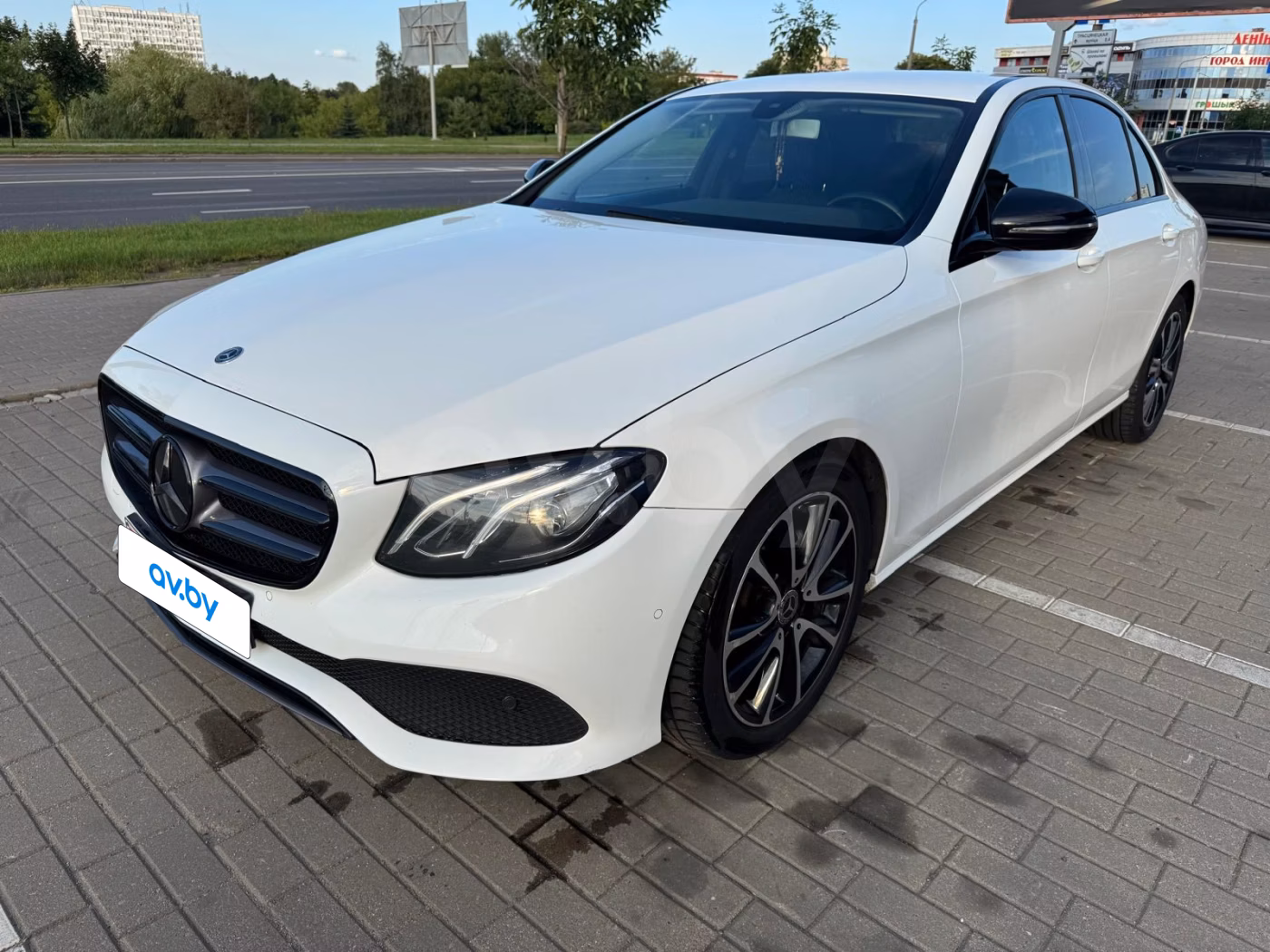 Mercedes-Benz E-Класс фото 18