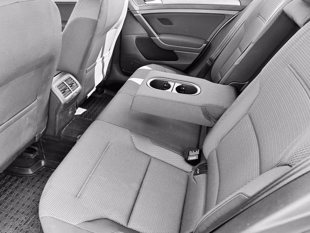 Volkswagen Golf фото 8