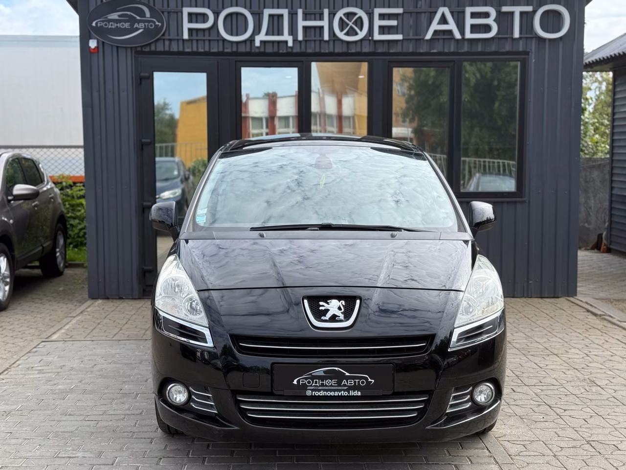 Peugeot 5008 фото 2