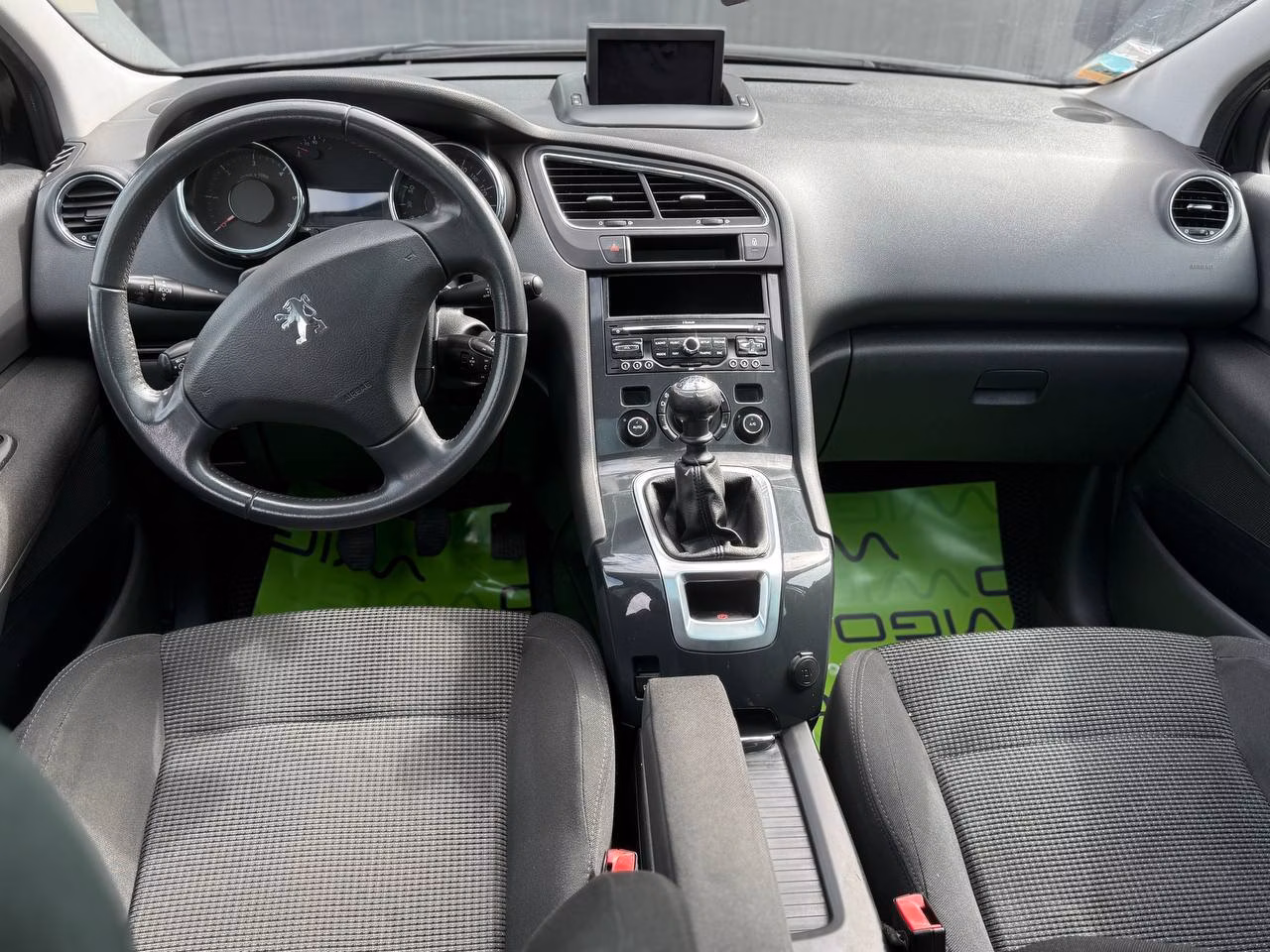 Peugeot 5008 фото 8