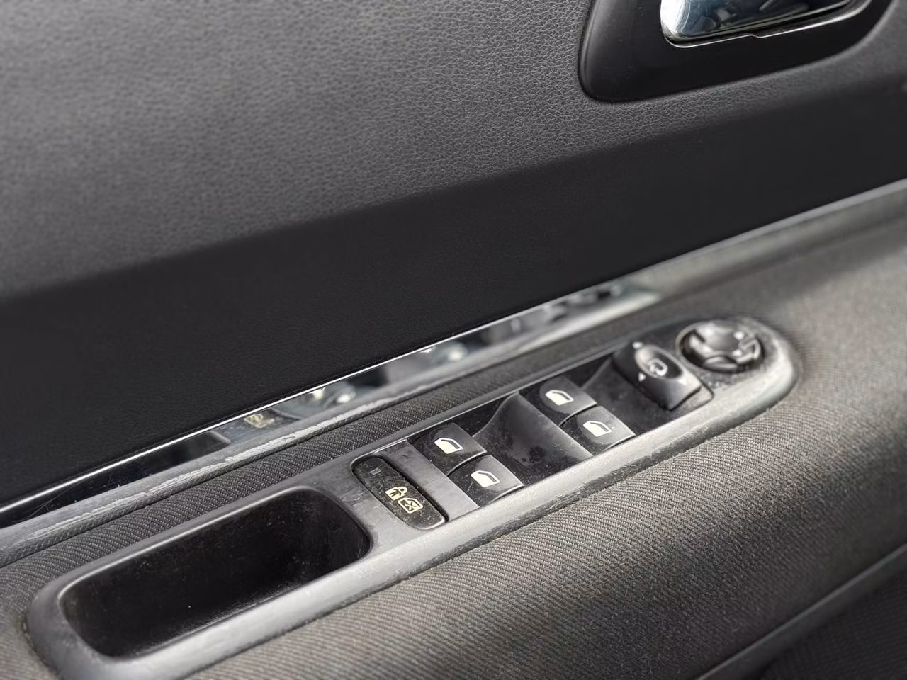 Peugeot 5008 фото 11