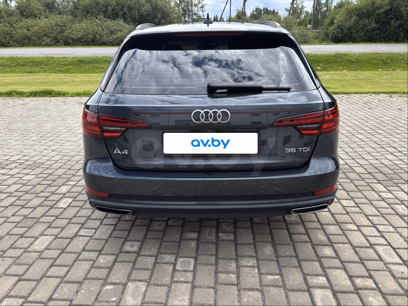 Audi A4 фото 2