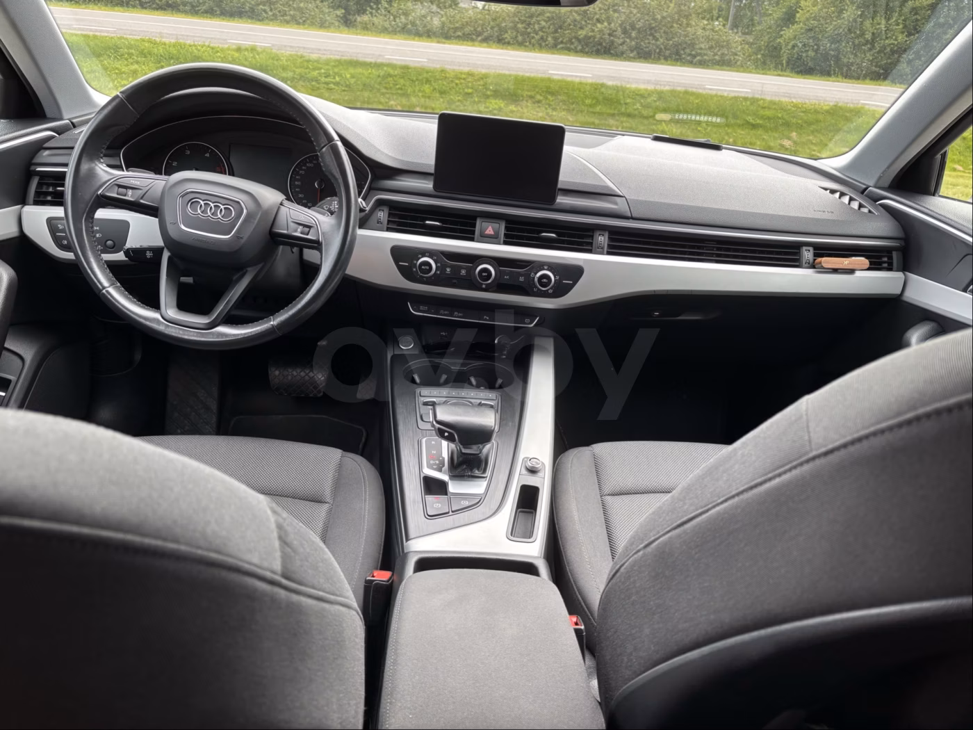 Audi A4 фото 7