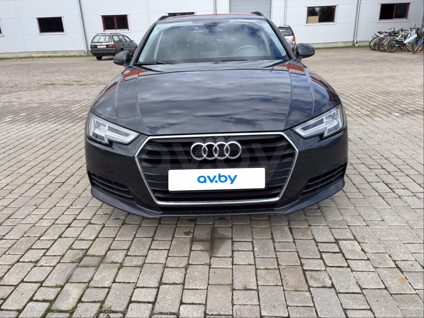 Audi A4 фото 8