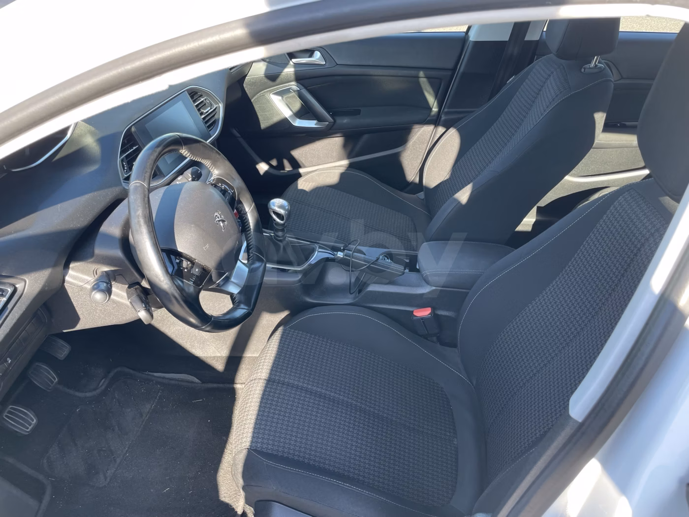 Peugeot 308 фото 10
