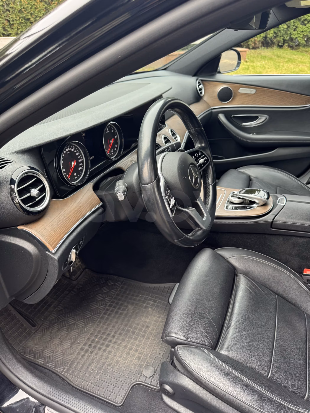 Mercedes-Benz E-Класс фото 20