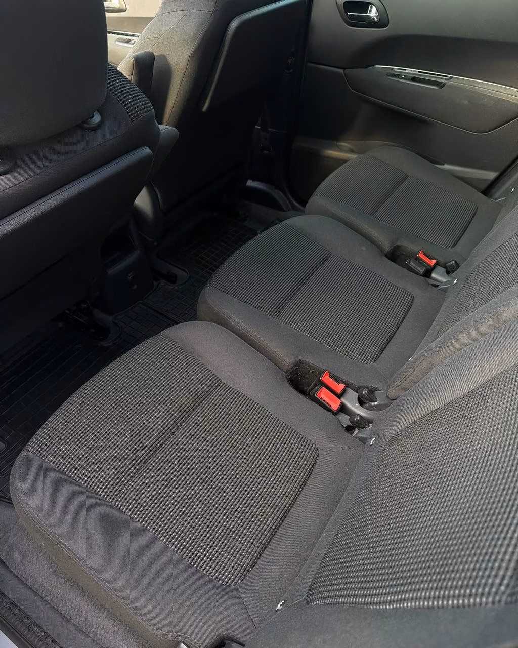 Peugeot 5008 фото 11