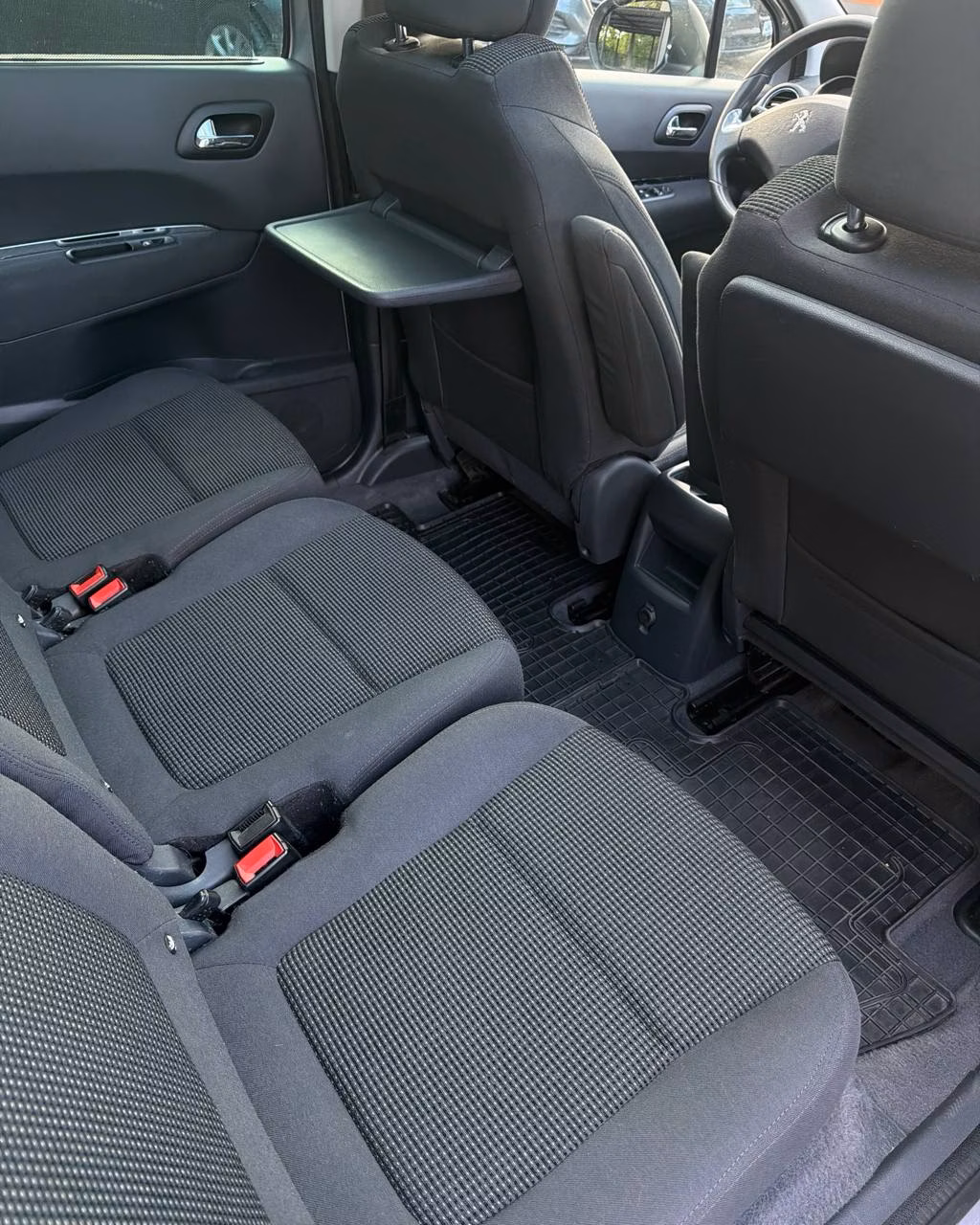 Peugeot 5008 фото 14