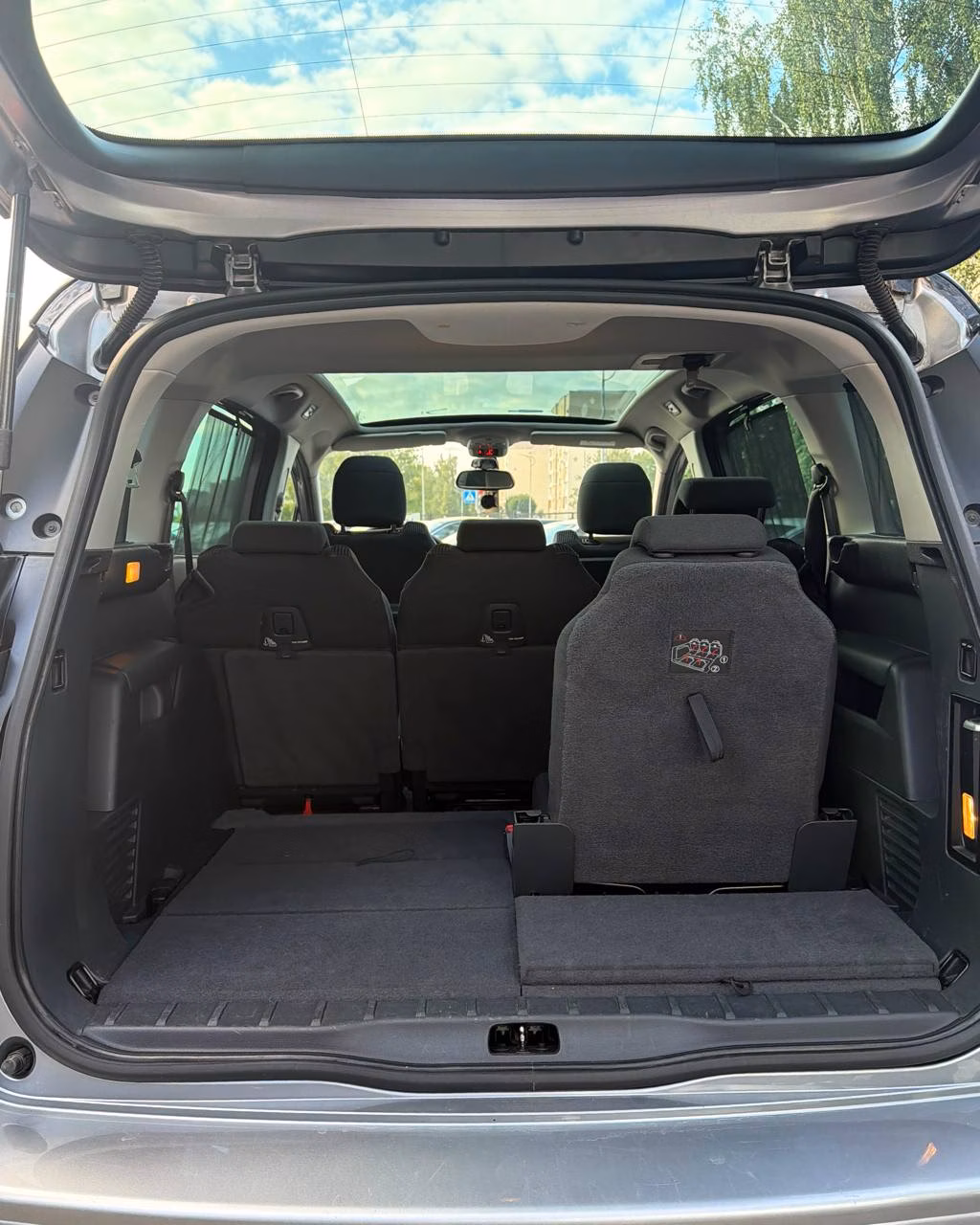 Peugeot 5008 фото 15