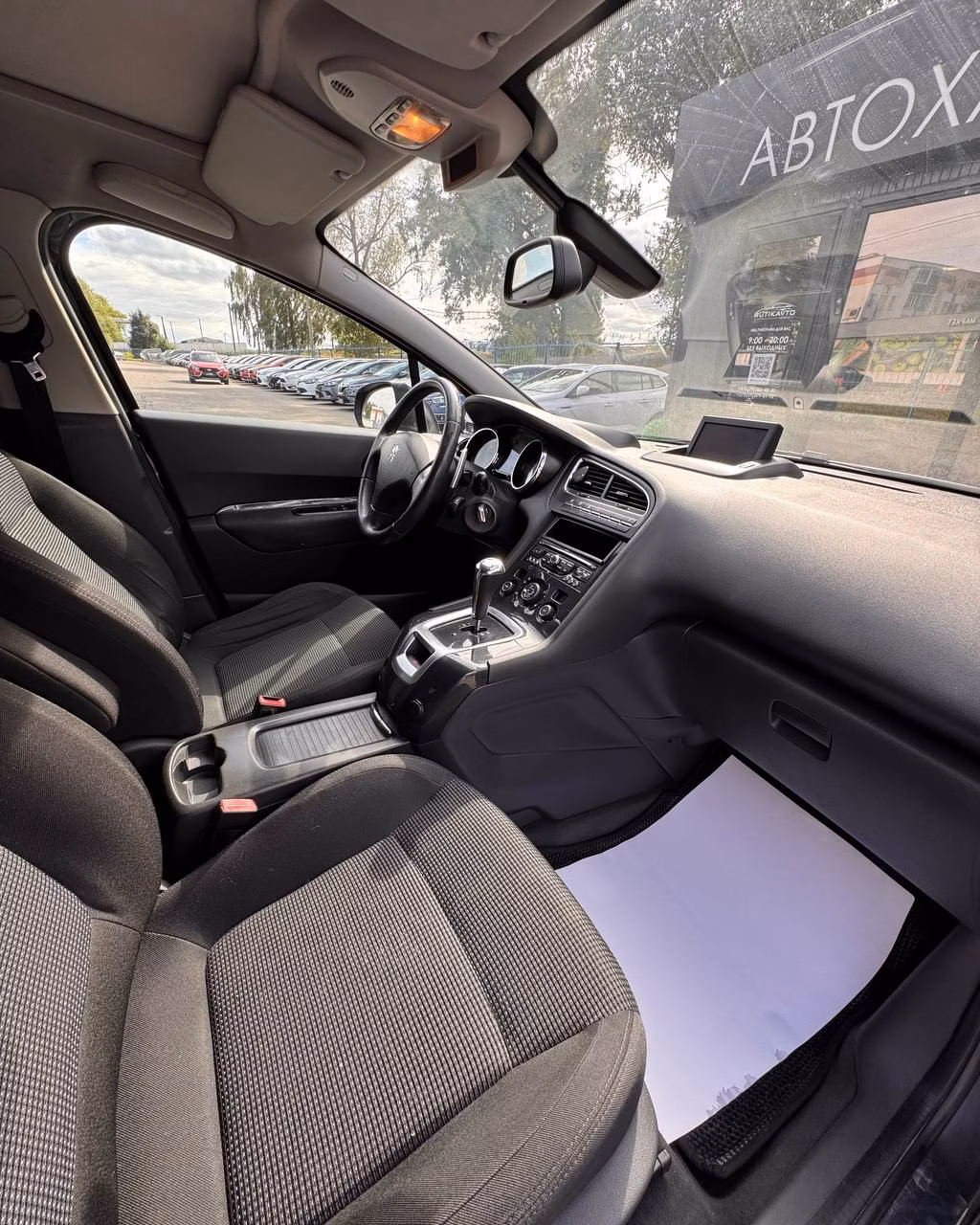 Peugeot 5008 фото 10