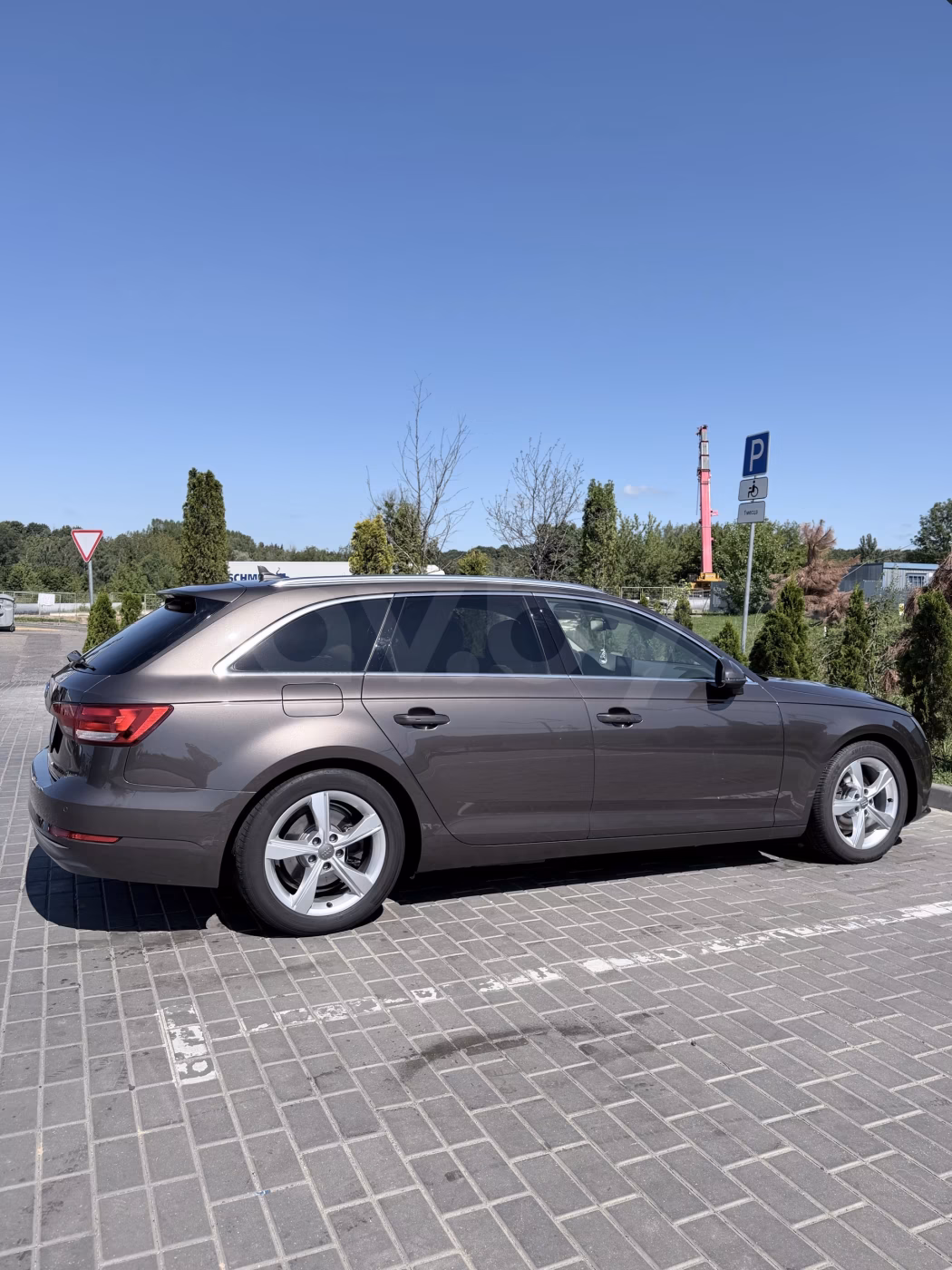 Audi A4 фото 3