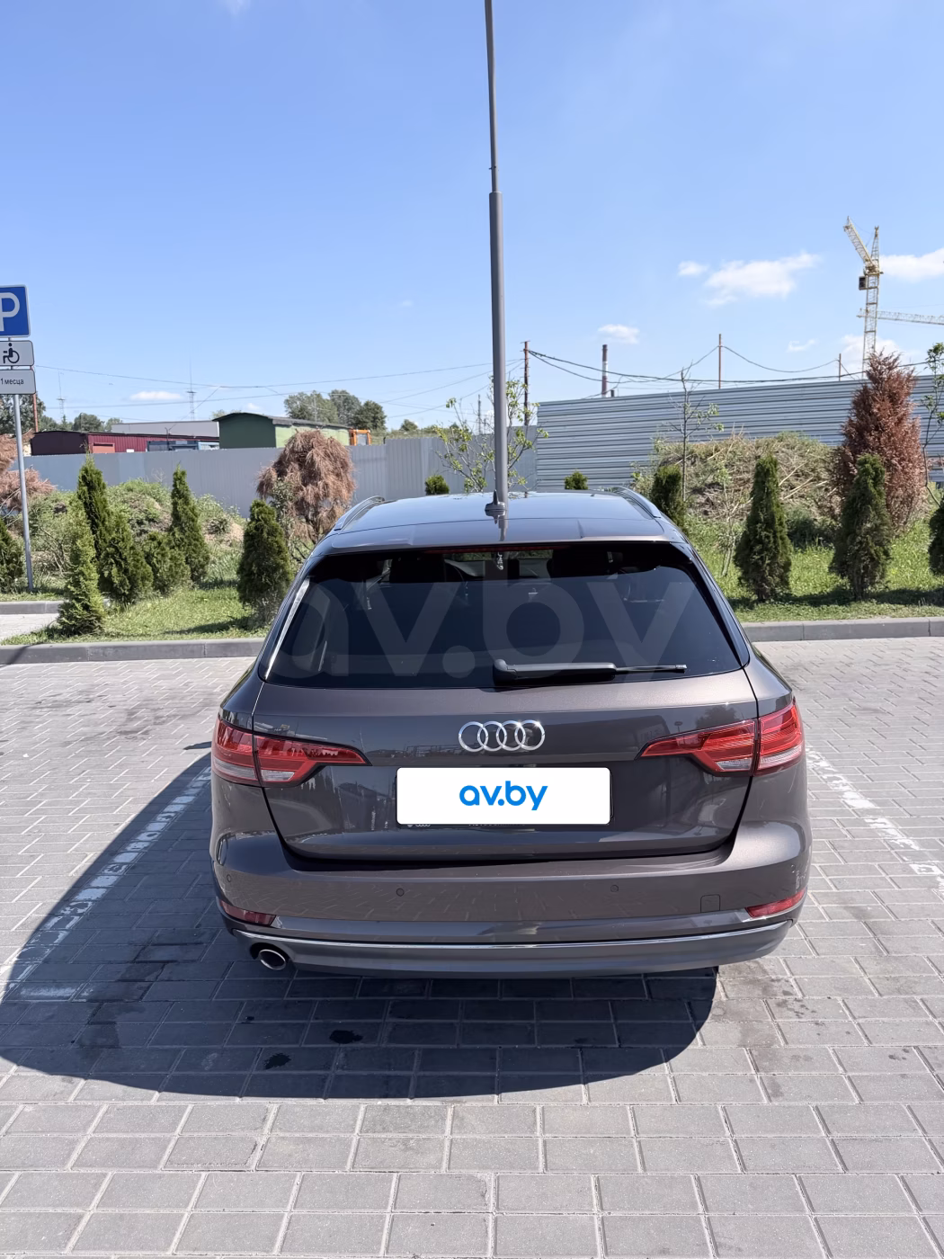 Audi A4 фото 5
