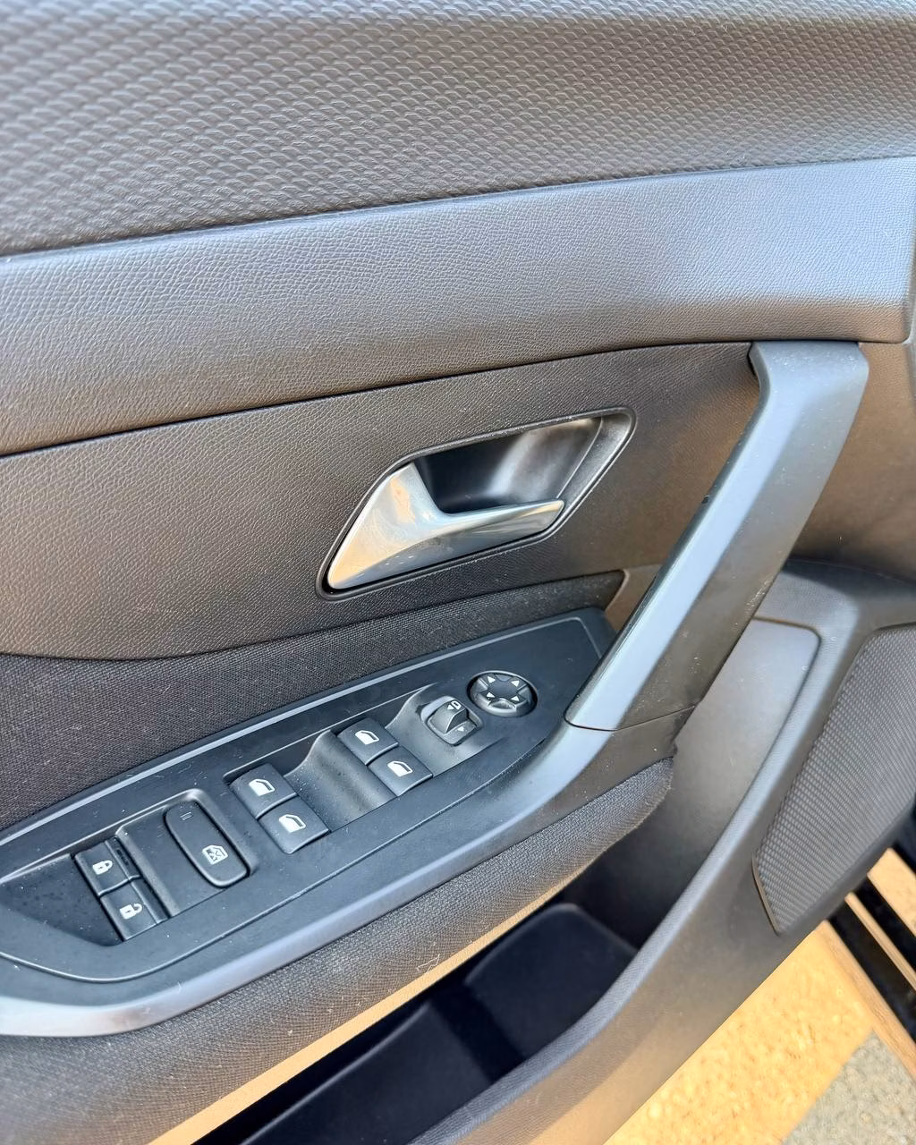 Peugeot 308 фото 9