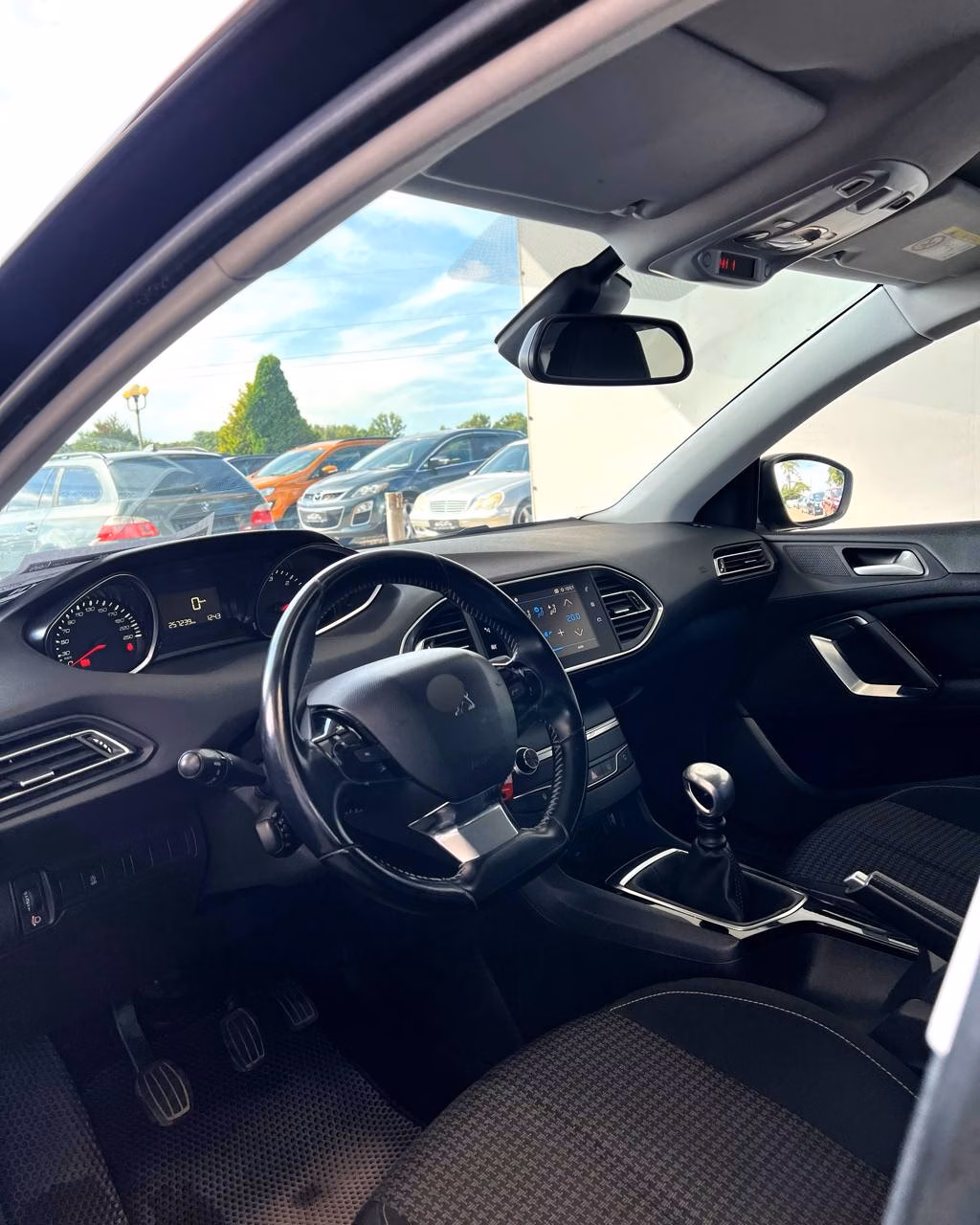Peugeot 308 фото 10