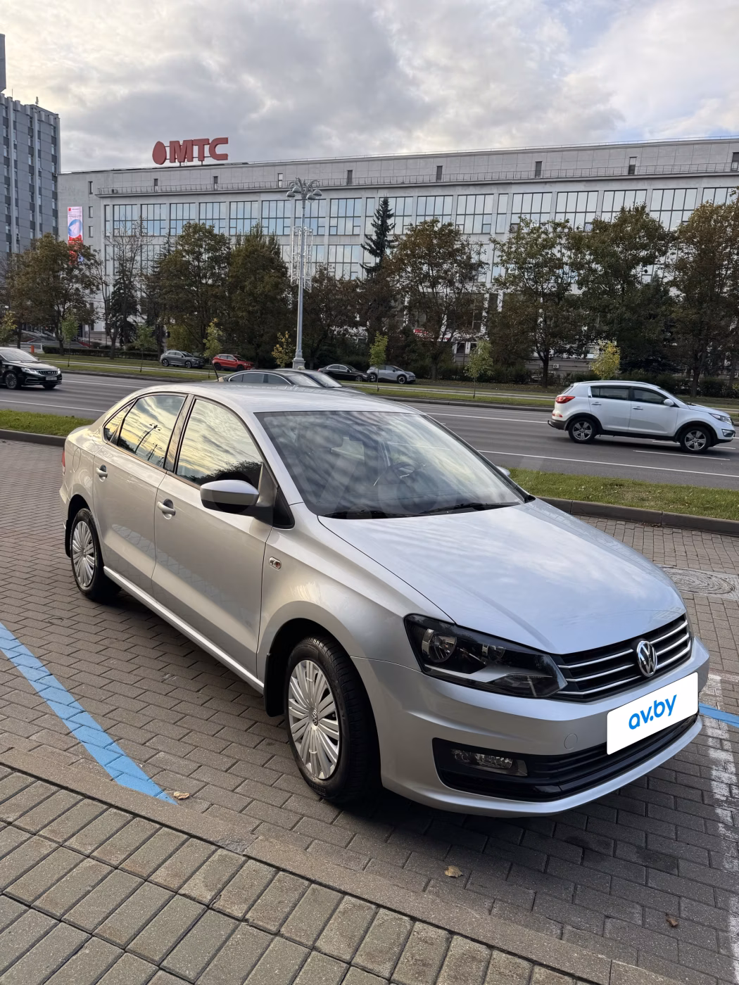 Volkswagen Polo Sedan фото 4