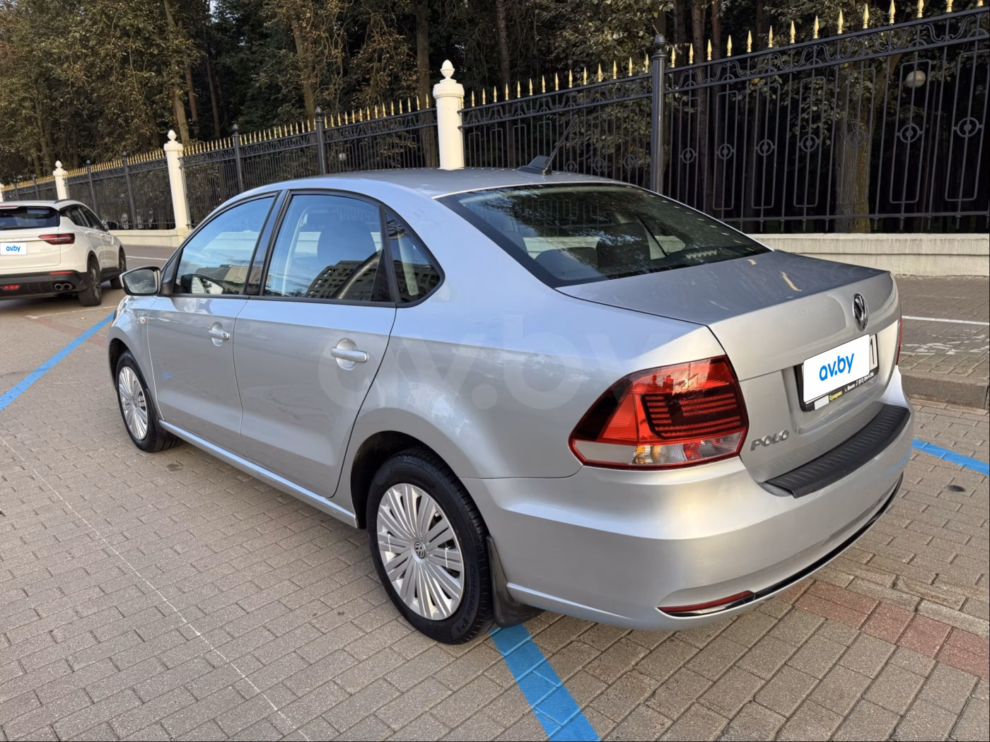 Volkswagen Polo Sedan фото 7