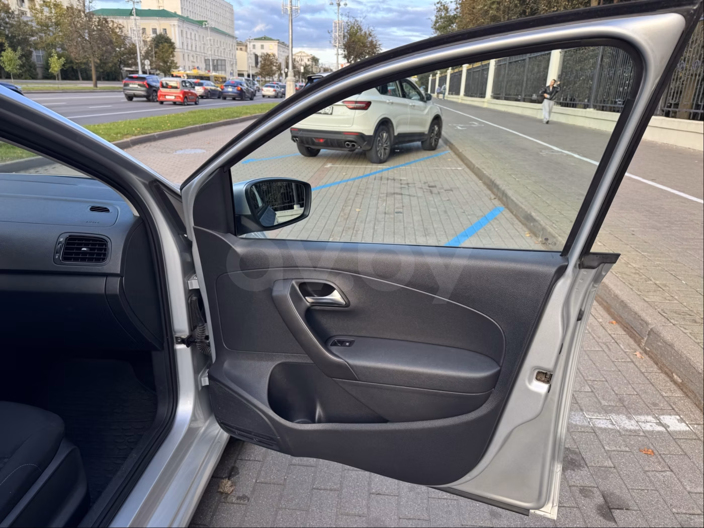 Volkswagen Polo Sedan фото 11