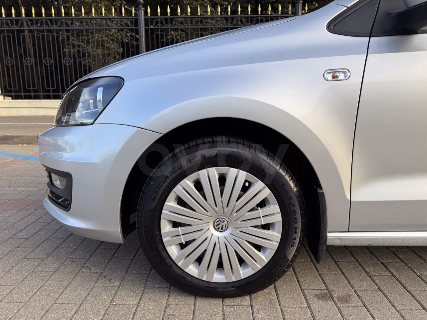 Volkswagen Polo Sedan фото 12