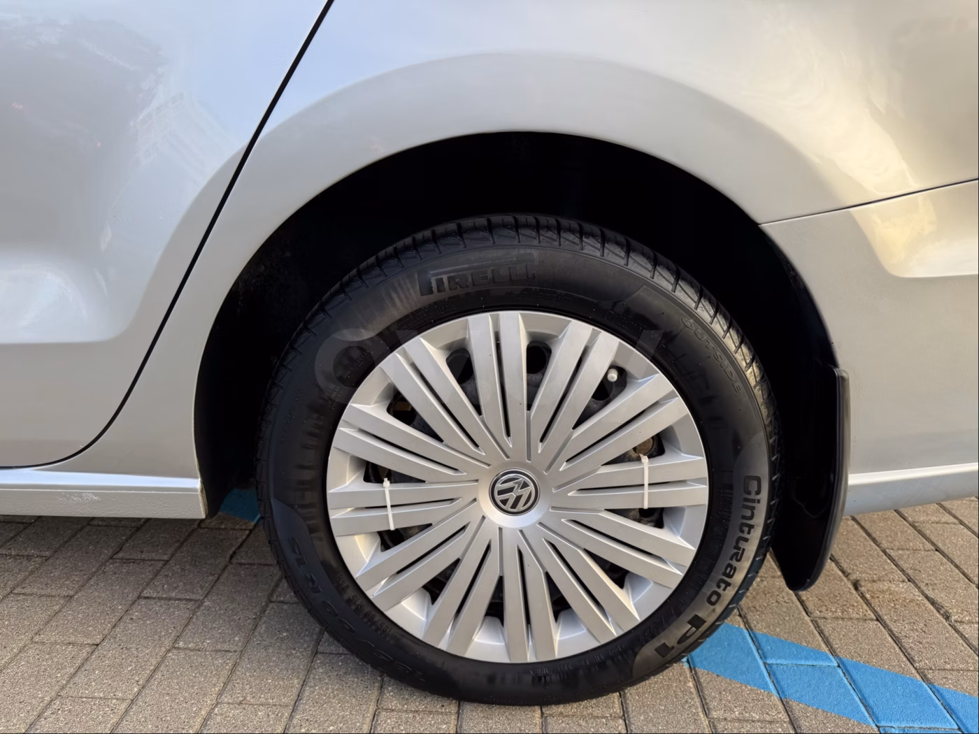 Volkswagen Polo Sedan фото 13