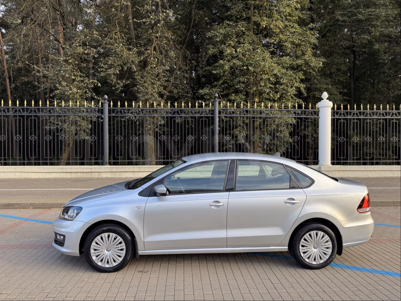 Volkswagen Polo Sedan фото 16