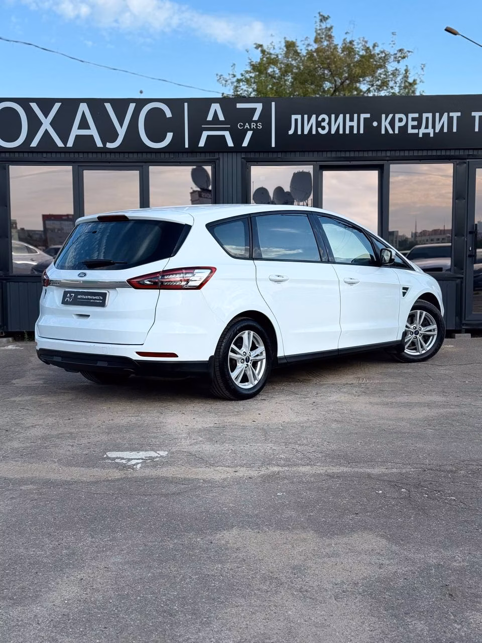 Ford S-MAX фото 7