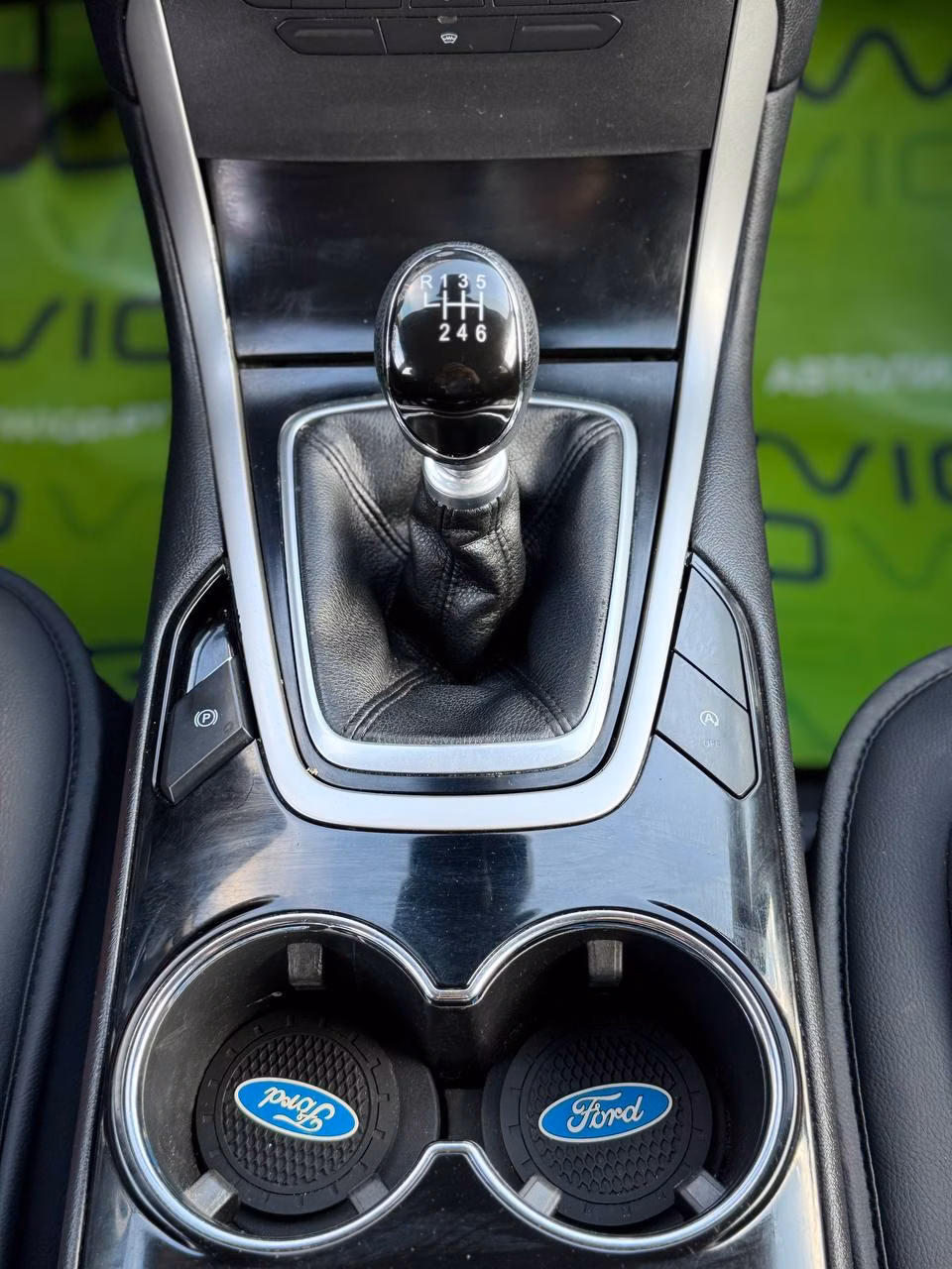 Ford S-MAX фото 16