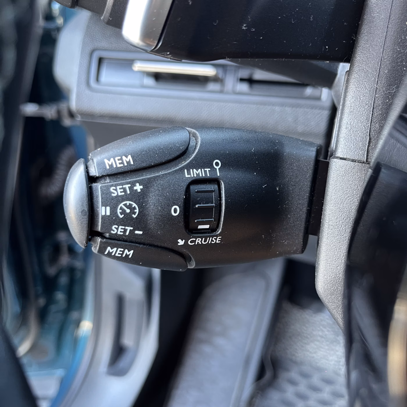 Peugeot 5008 фото 16