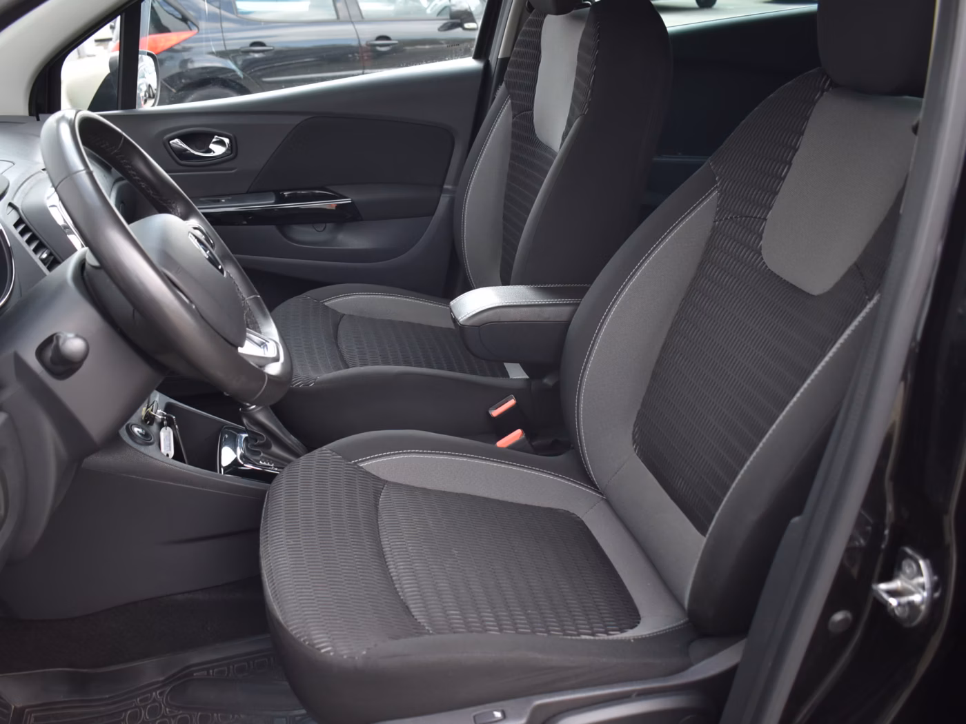 Renault Kaptur фото 9