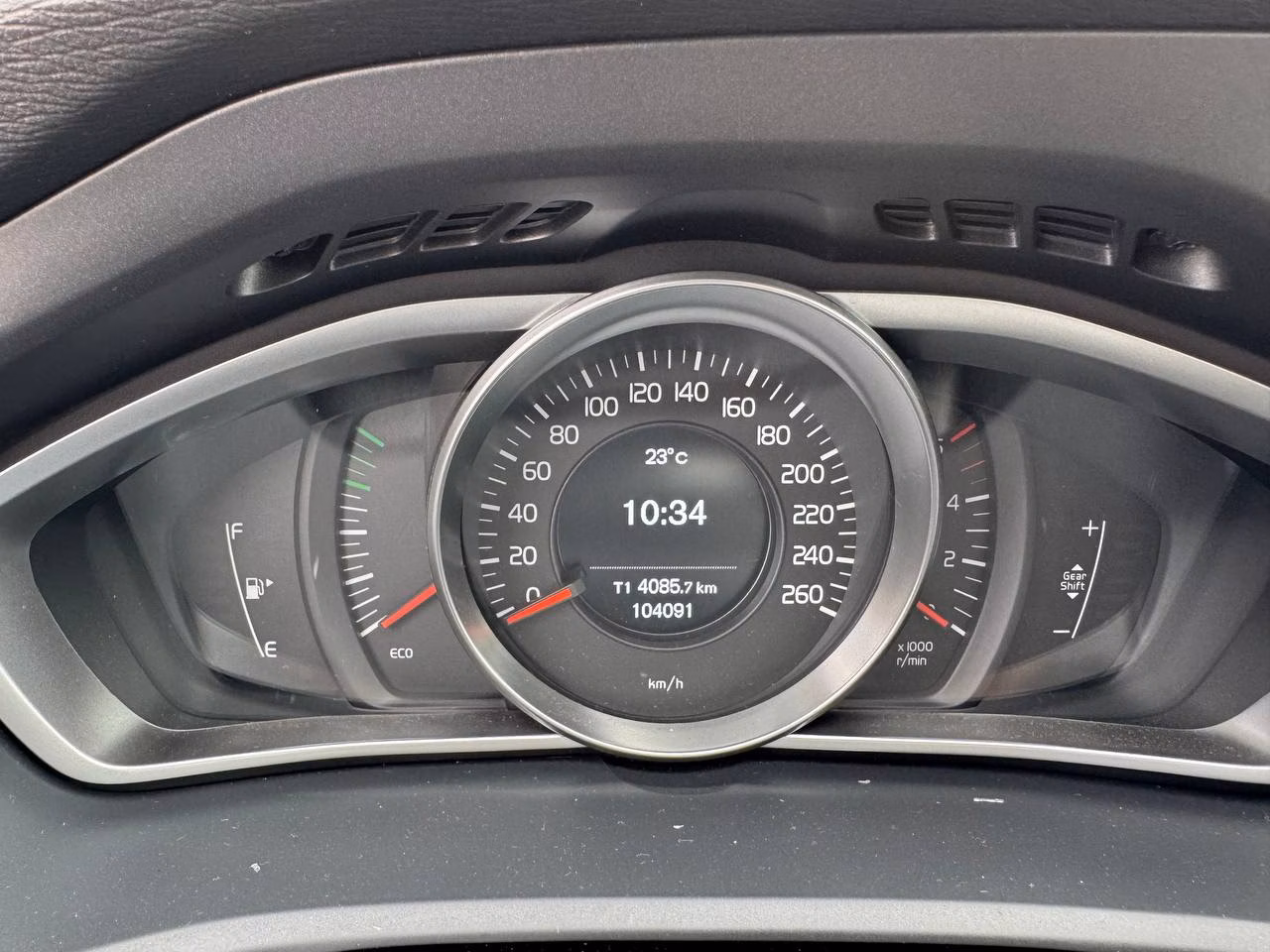 Volvo V40 фото 11