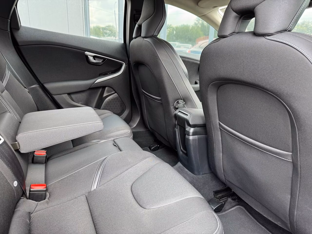 Volvo V40 фото 17