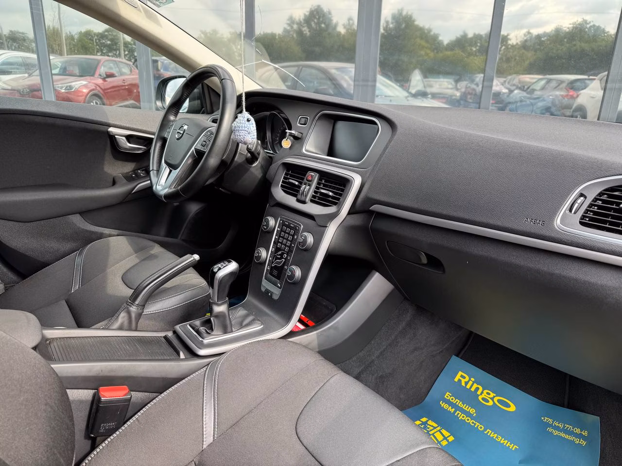 Volvo V40 фото 18