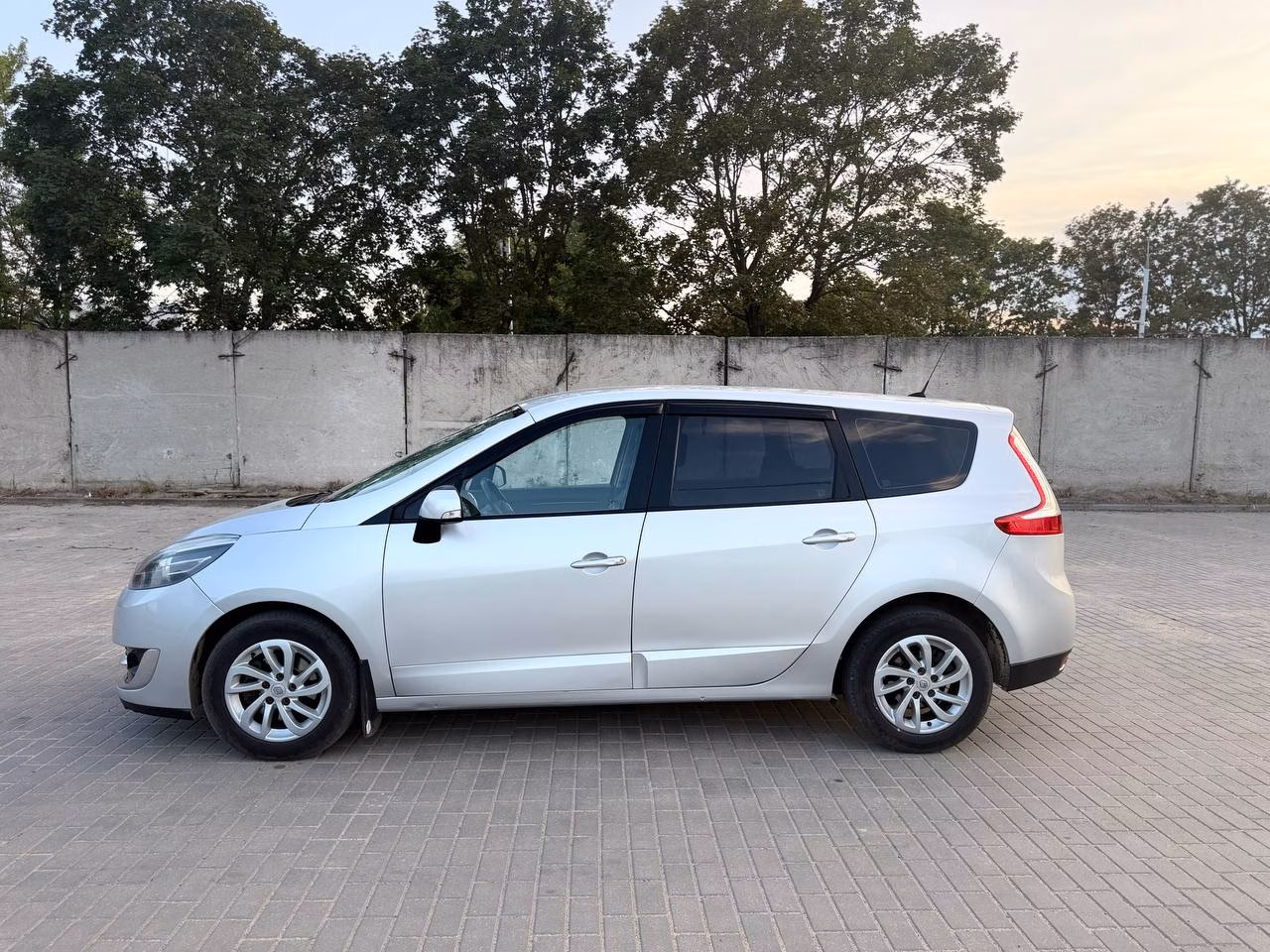 Renault Grand Scenic фото 4