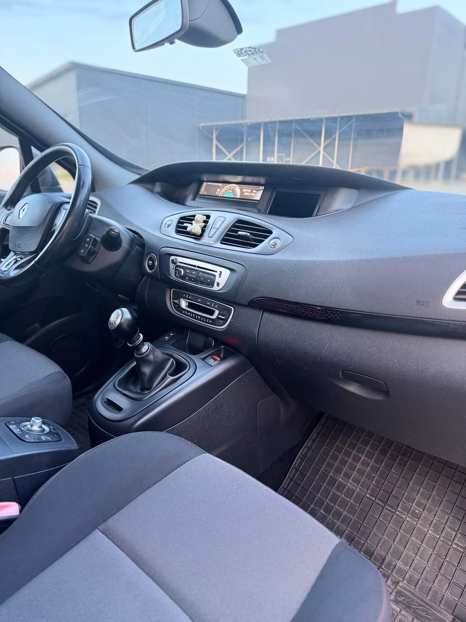 Renault Grand Scenic фото 9