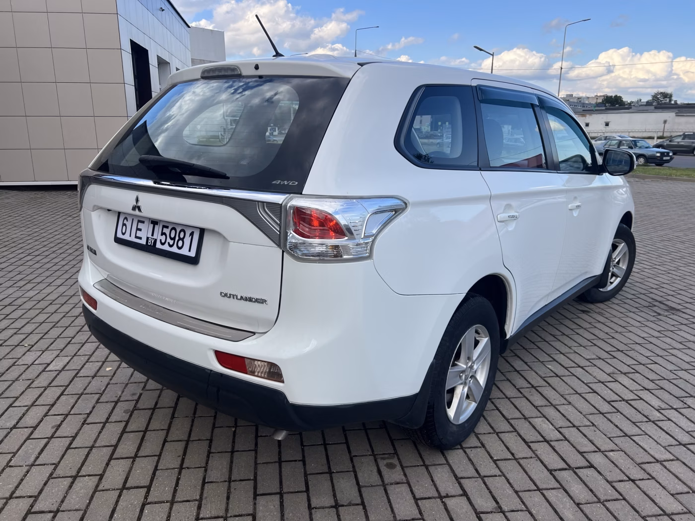 Mitsubishi Outlander фото 3