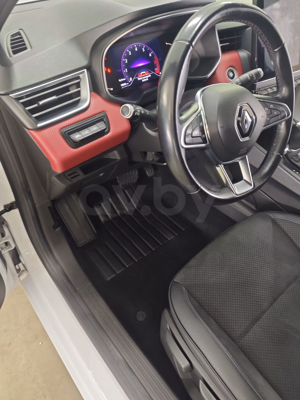 Renault Clio фото 14