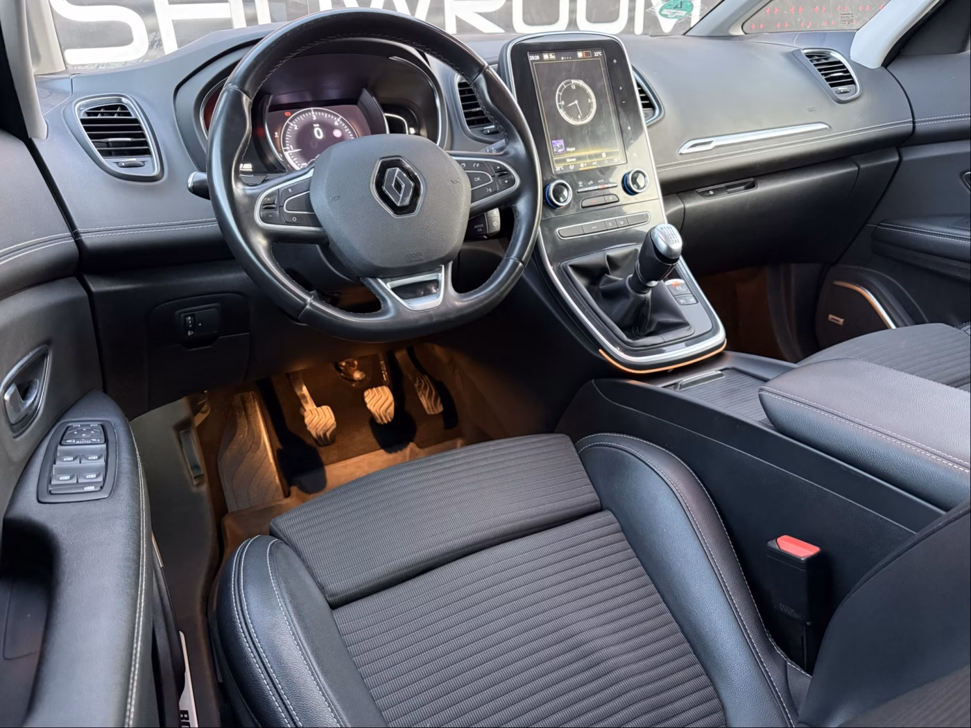 Renault Grand Scenic фото 9