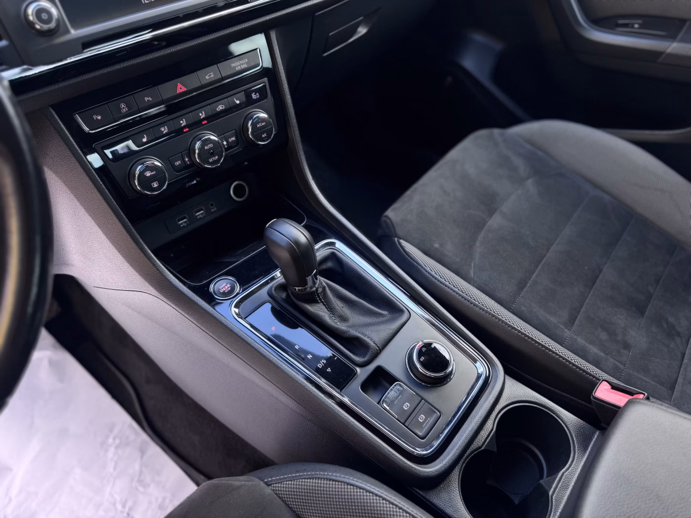 SEAT Ateca фото 12