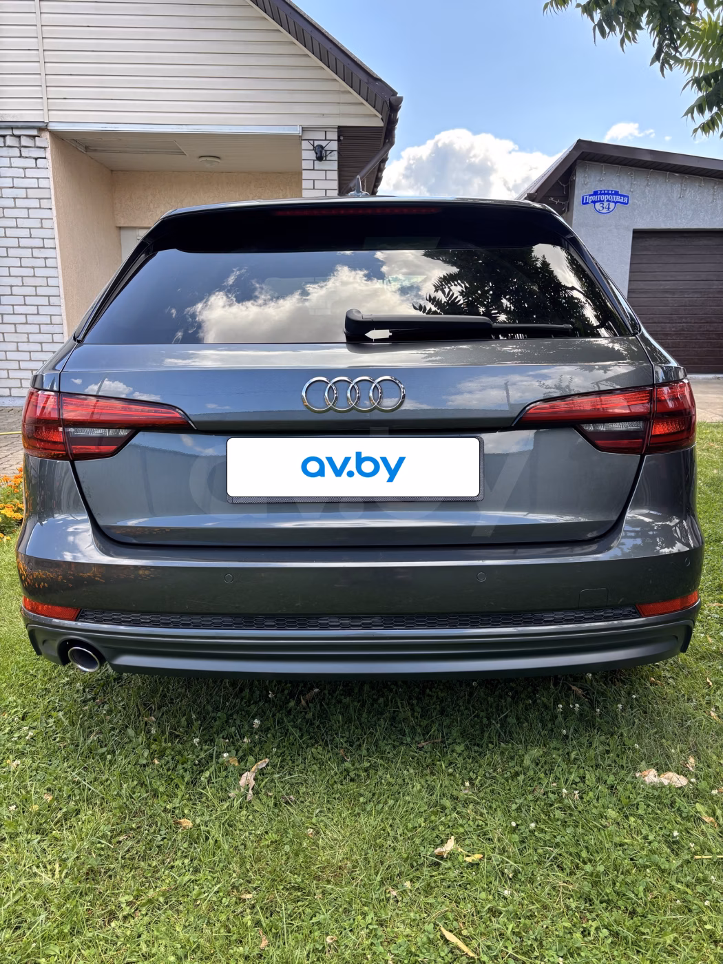 Audi A4 фото 5