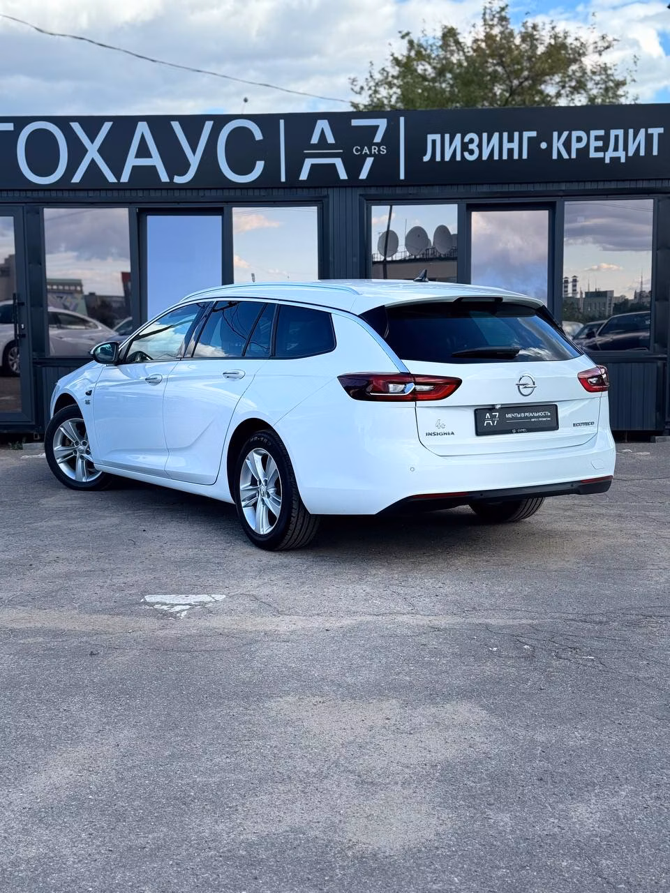Opel Insignia фото 7