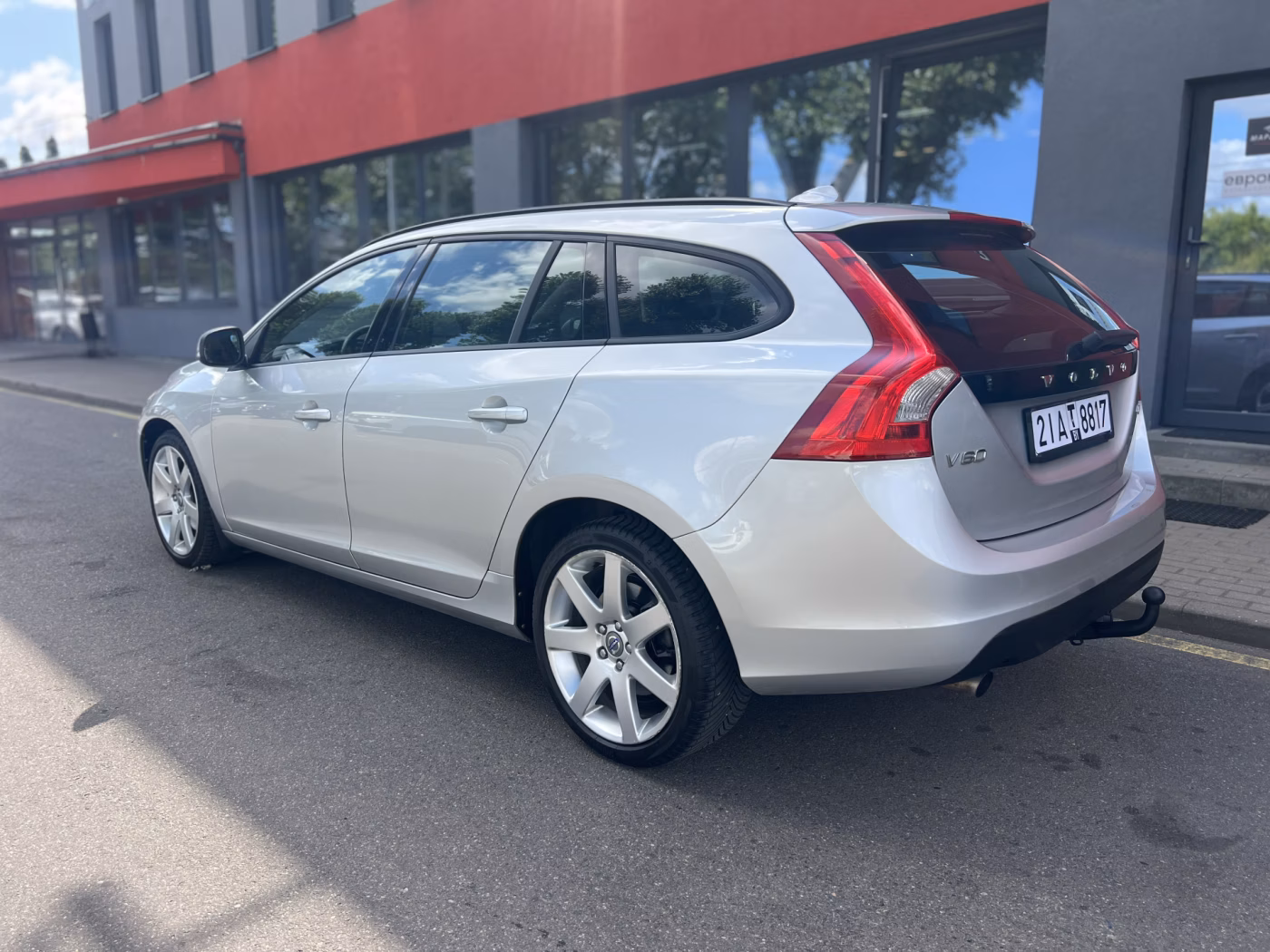 Volvo V60 фото 2