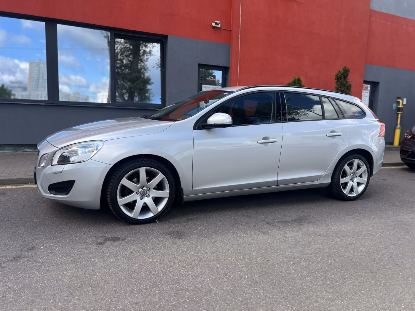 Volvo V60 фото 3