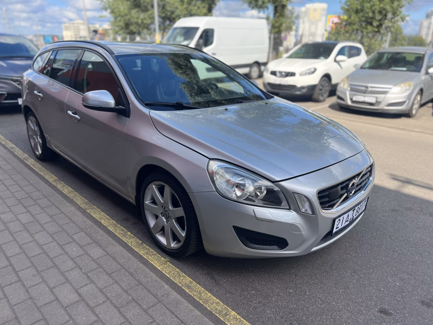 Volvo V60 фото 7