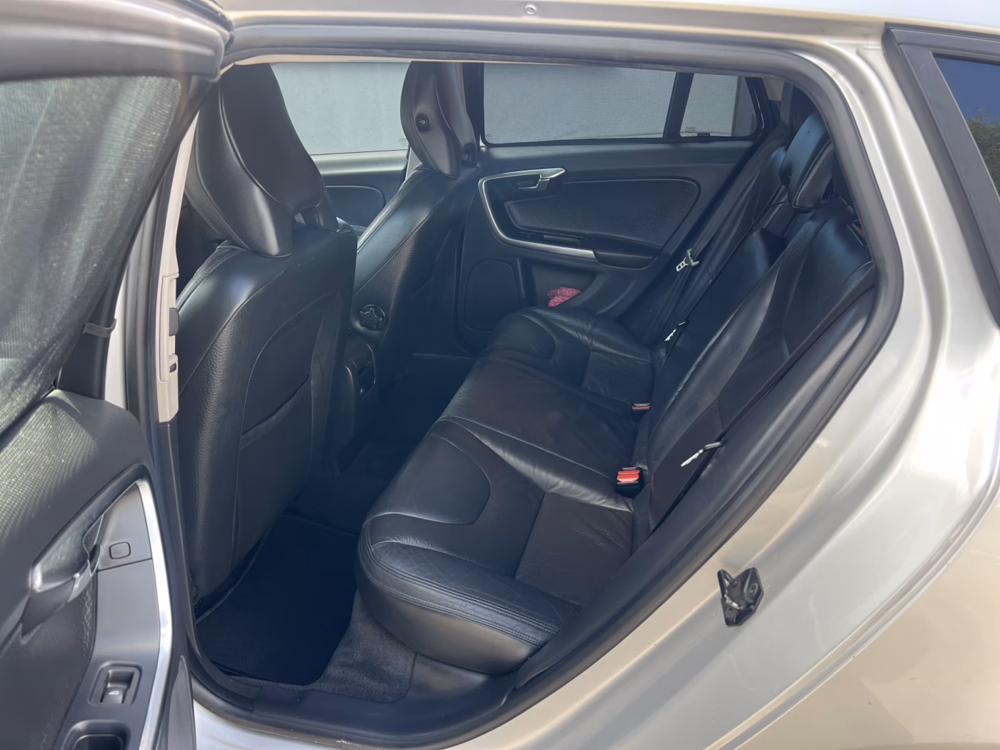 Volvo V60 фото 15