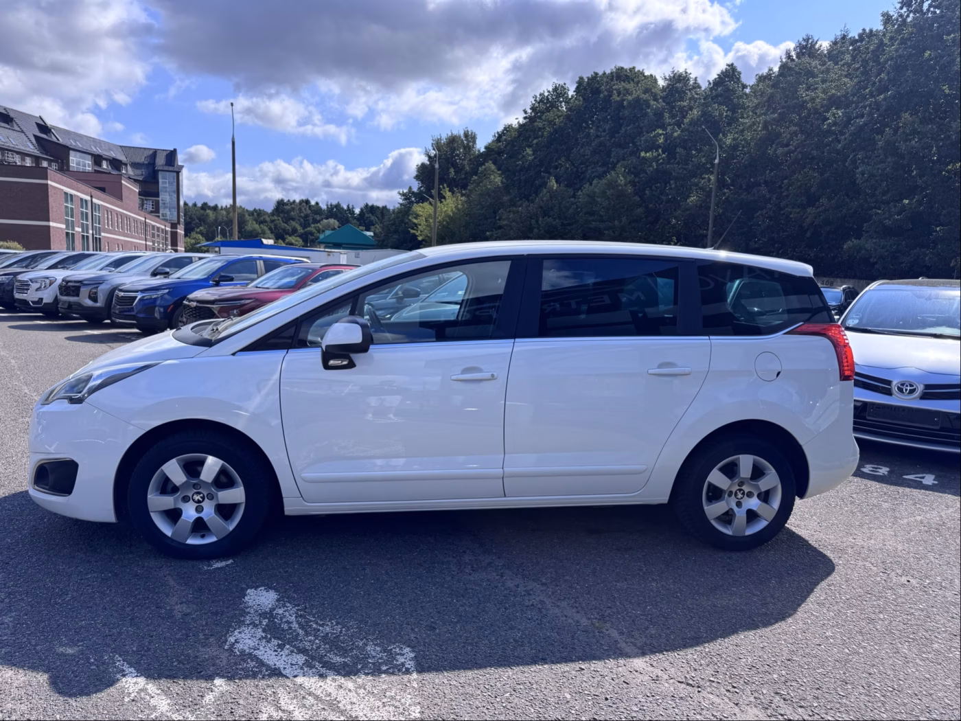 Peugeot 5008 фото 5