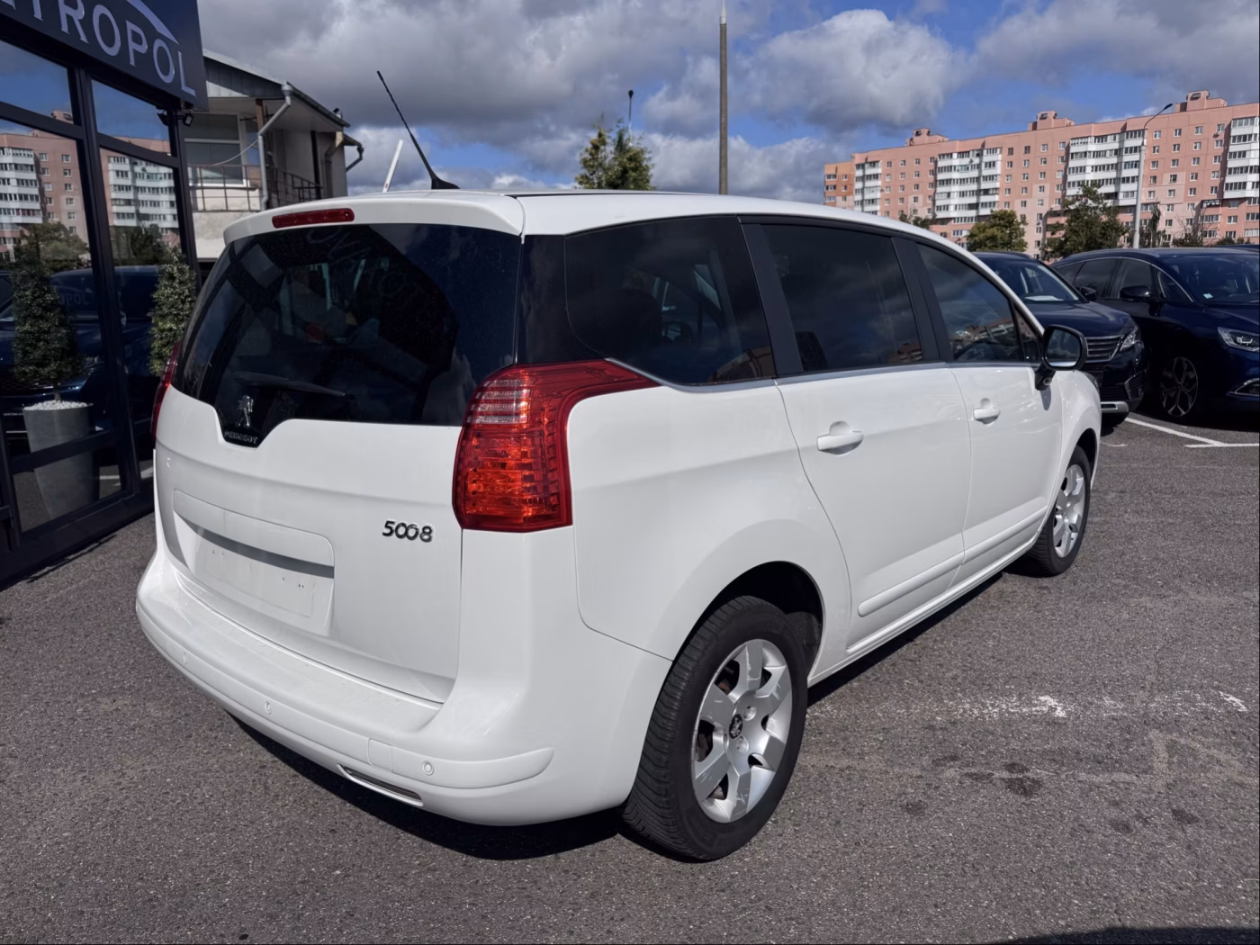 Peugeot 5008 фото 8